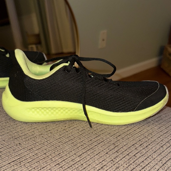 Under Armour BoysSneakers - Picture 3 of 9